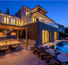 4 Bedroom Villa with Pool, Sumartin, sleeps 8